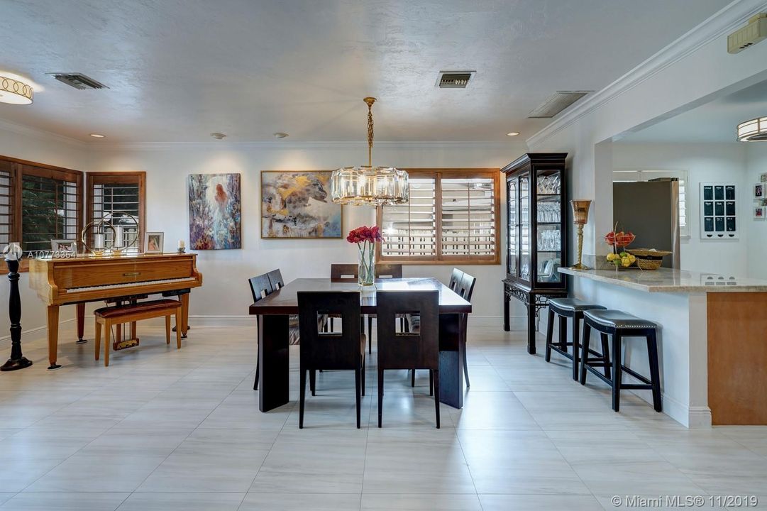 Recently Sold: $869,000 (4 beds, 3 baths, 2324 Square Feet)