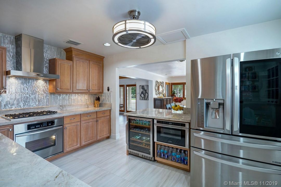 Recently Sold: $869,000 (4 beds, 3 baths, 2324 Square Feet)