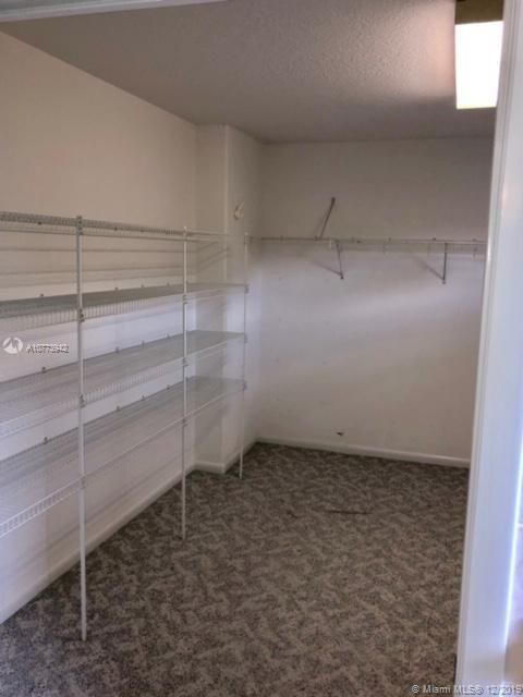 Master closet 12 x 12