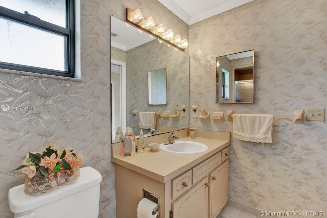 Vendido Recientemente: $159,000 (2 camas, 2 baños, 1648 Pies cuadrados)