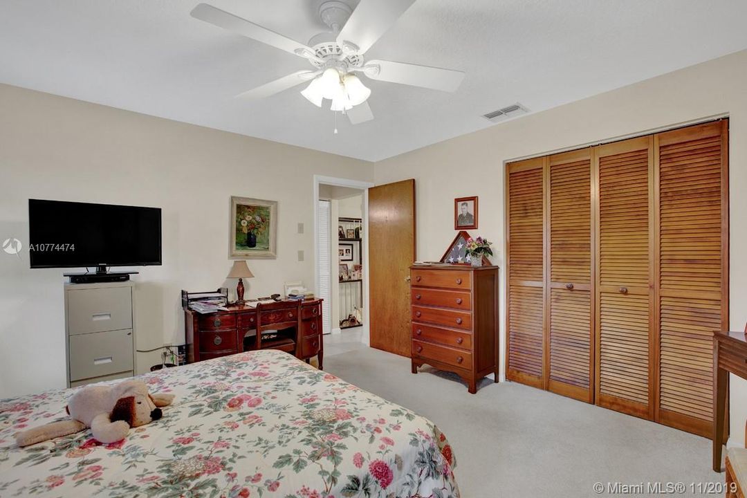 Vendido Recientemente: $159,000 (2 camas, 2 baños, 1648 Pies cuadrados)