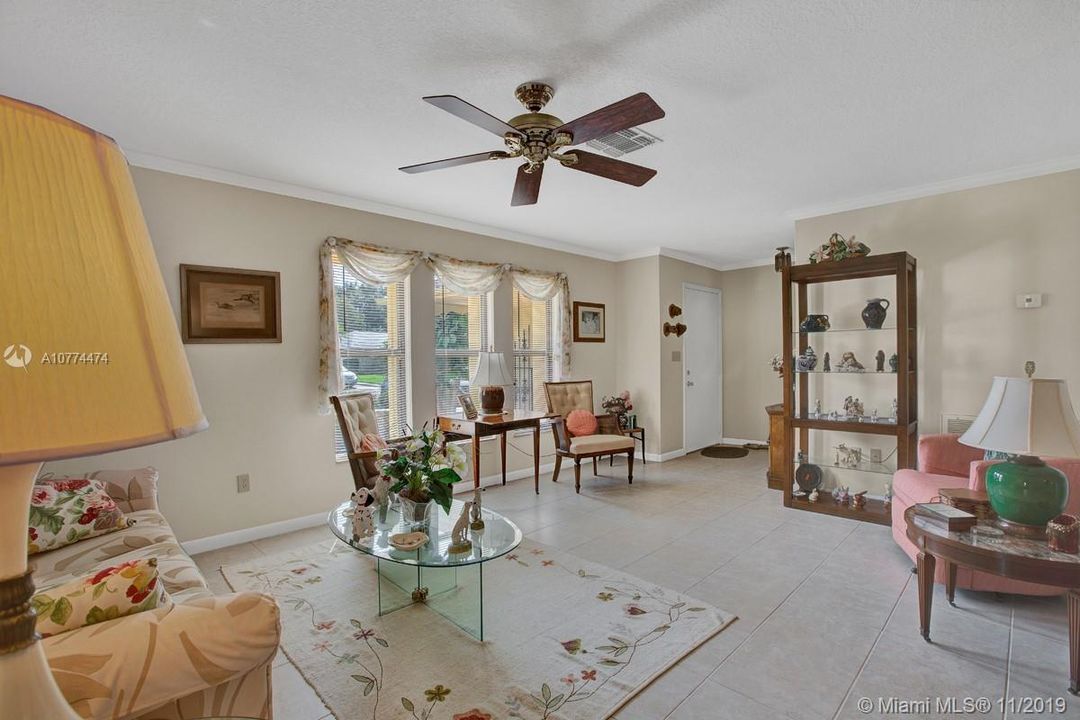 Vendido Recientemente: $159,000 (2 camas, 2 baños, 1648 Pies cuadrados)