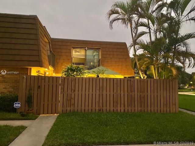 Vendido Recientemente: $270,000 (2 camas, 2 baños, 1264 Pies cuadrados)