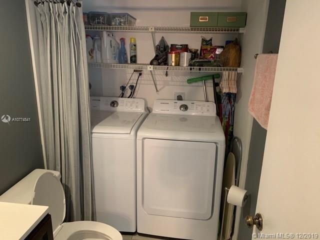 Vendido Recientemente: $270,000 (2 camas, 2 baños, 1264 Pies cuadrados)