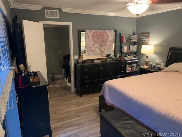 Vendido Recientemente: $270,000 (2 camas, 2 baños, 1264 Pies cuadrados)