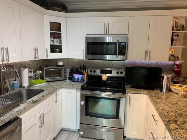 Vendido Recientemente: $270,000 (2 camas, 2 baños, 1264 Pies cuadrados)