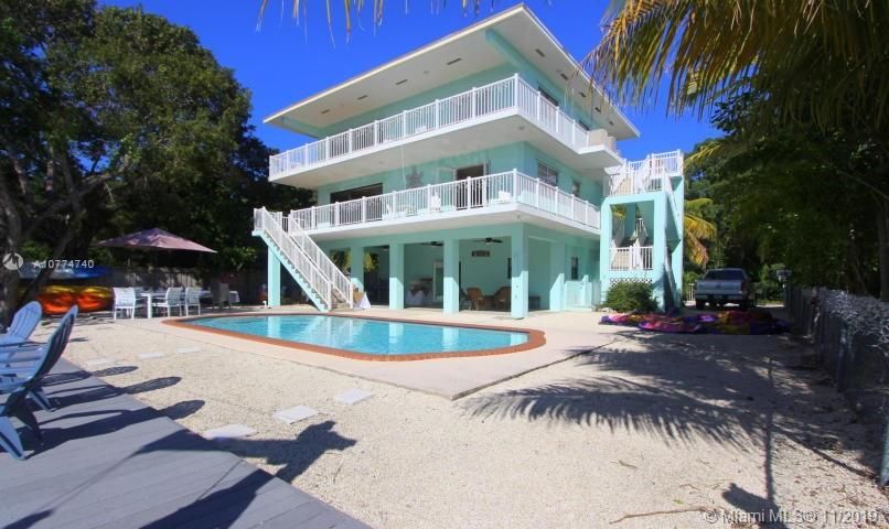 Недавно продано: $859,000 (4 спален, 3 ванн, 2088 Квадратных фут)