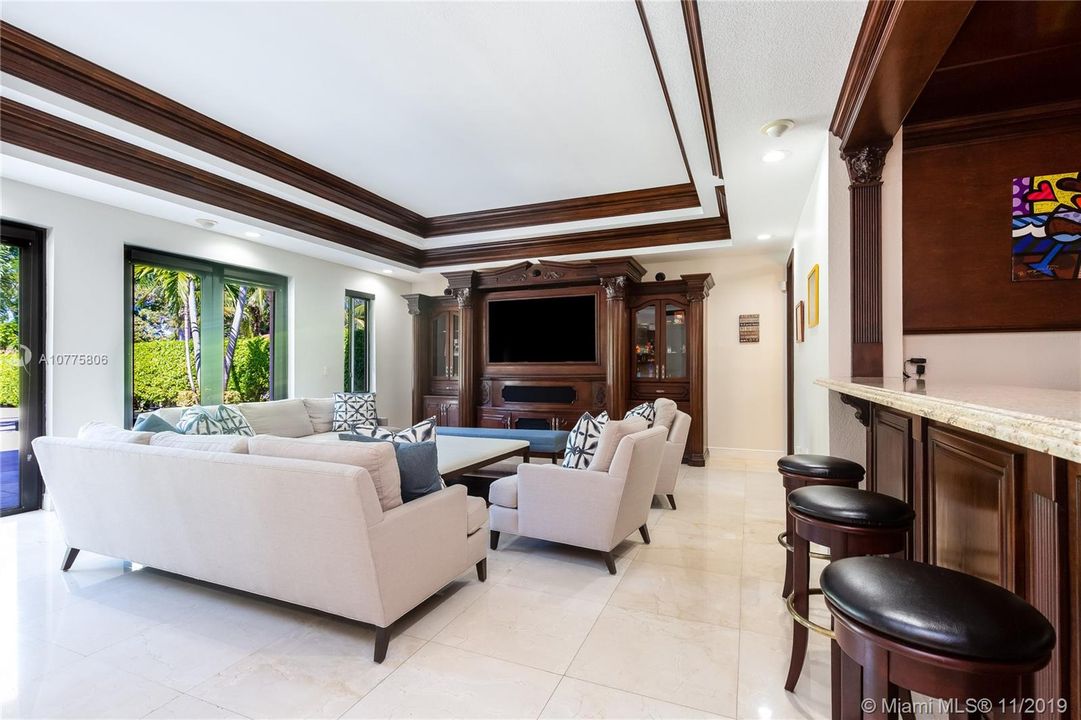 Recently Sold: $1,679,000 (5 beds, 5 baths, 4918 Square Feet)