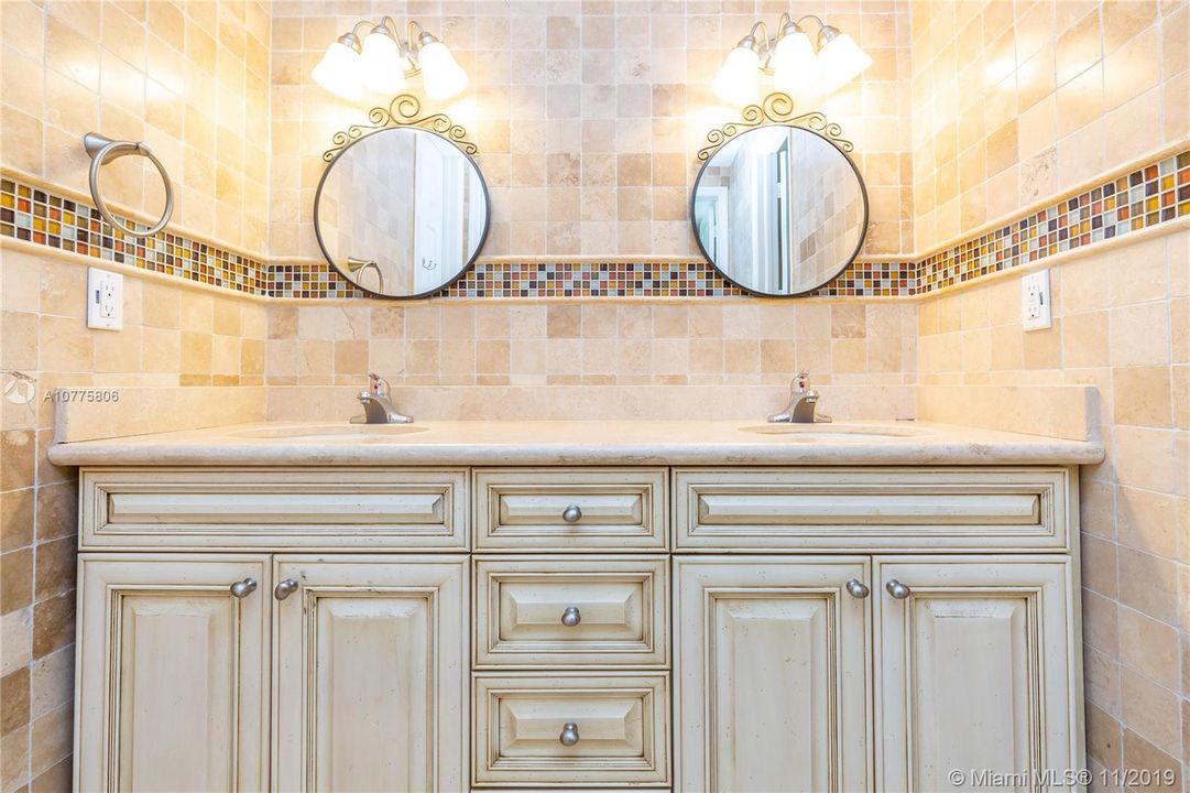 Recently Sold: $1,679,000 (5 beds, 5 baths, 4918 Square Feet)