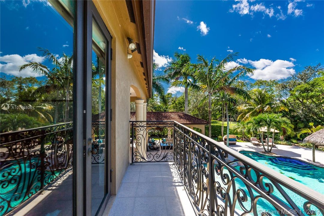 Recently Sold: $1,679,000 (5 beds, 5 baths, 4918 Square Feet)