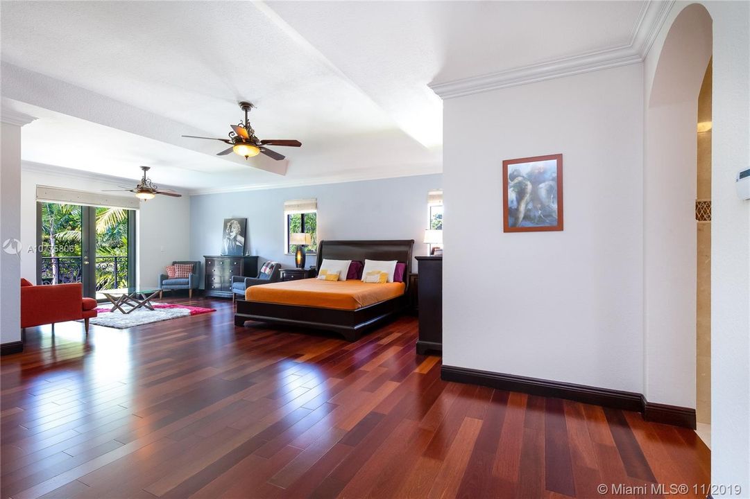Recently Sold: $1,679,000 (5 beds, 5 baths, 4918 Square Feet)