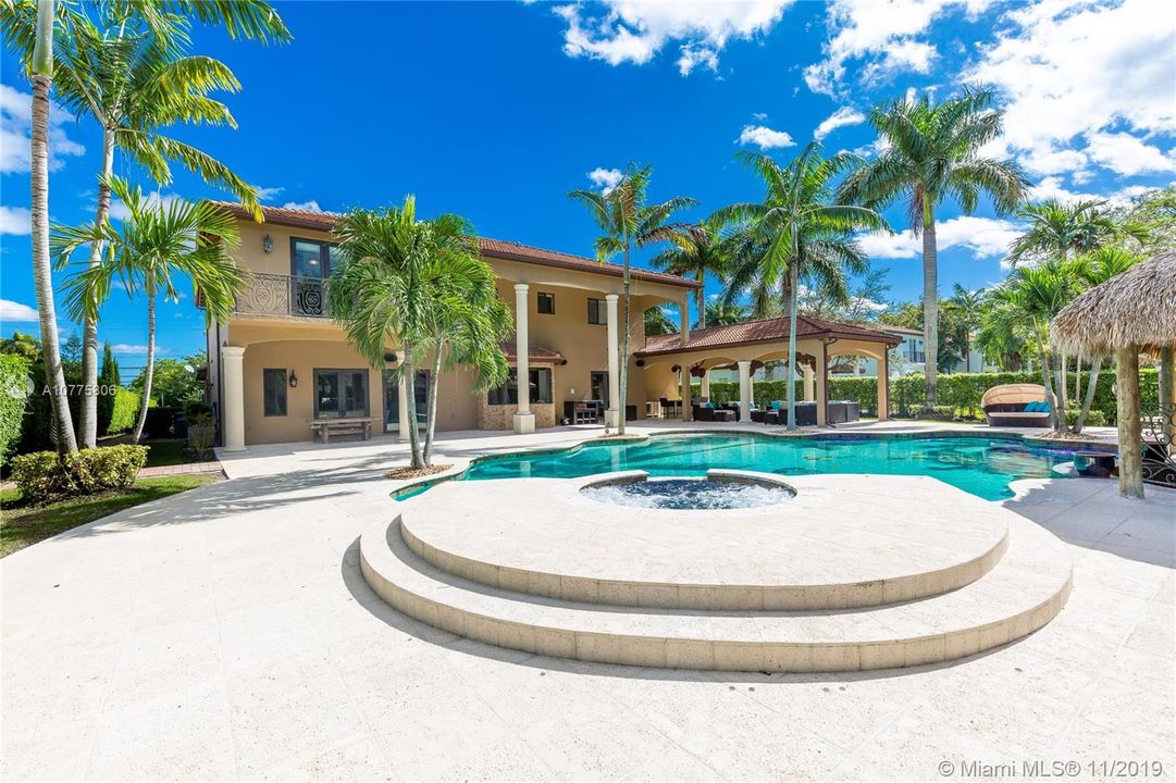 Recently Sold: $1,679,000 (5 beds, 5 baths, 4918 Square Feet)