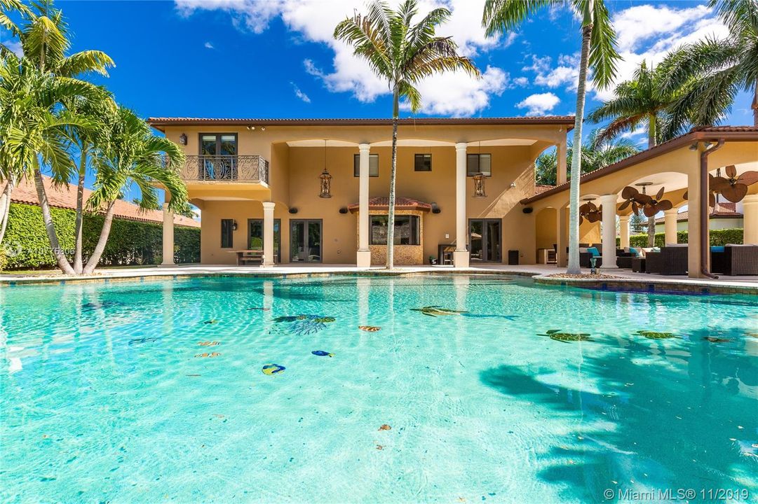 Recently Sold: $1,679,000 (5 beds, 5 baths, 4918 Square Feet)