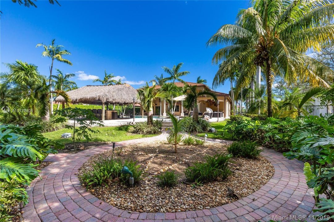 Recently Sold: $1,679,000 (5 beds, 5 baths, 4918 Square Feet)