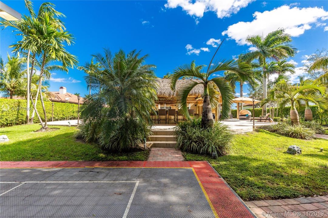 Recently Sold: $1,679,000 (5 beds, 5 baths, 4918 Square Feet)