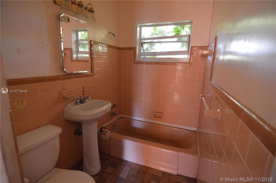 Recently Sold: $194,900 (3 beds, 2 baths, 1014 Square Feet)