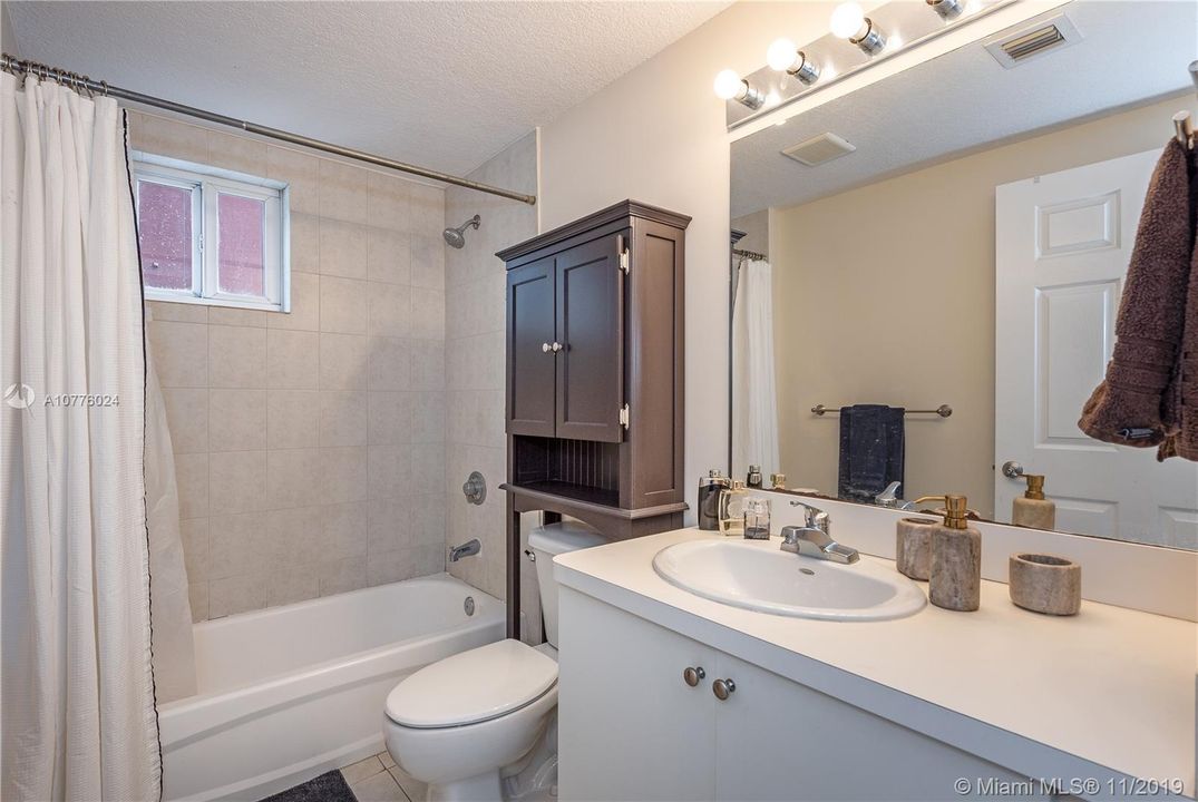 Vendido Recientemente: $200,000 (1 camas, 1 baños, 530 Pies cuadrados)