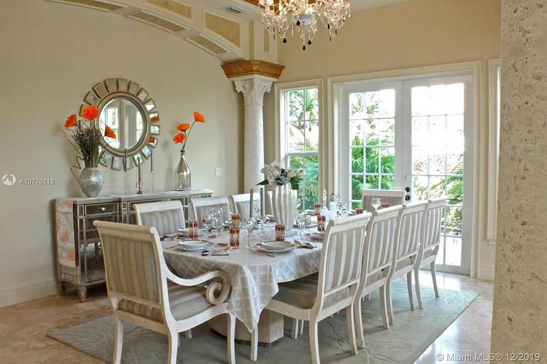 Recently Rented: $6,000 (5 beds, 5 baths, 4810 Square Feet)