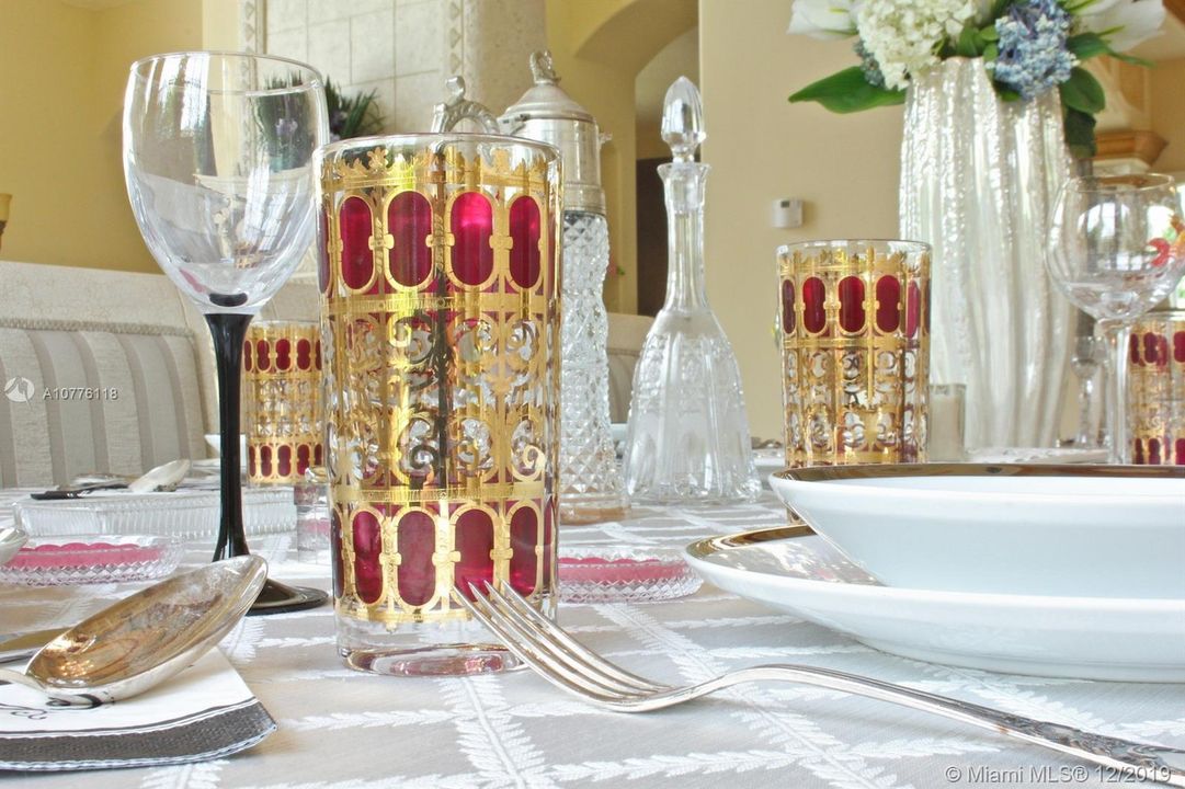 Recently Rented: $6,000 (5 beds, 5 baths, 4810 Square Feet)