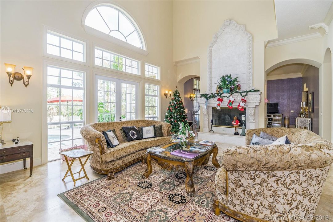 Recently Rented: $6,000 (5 beds, 5 baths, 4810 Square Feet)