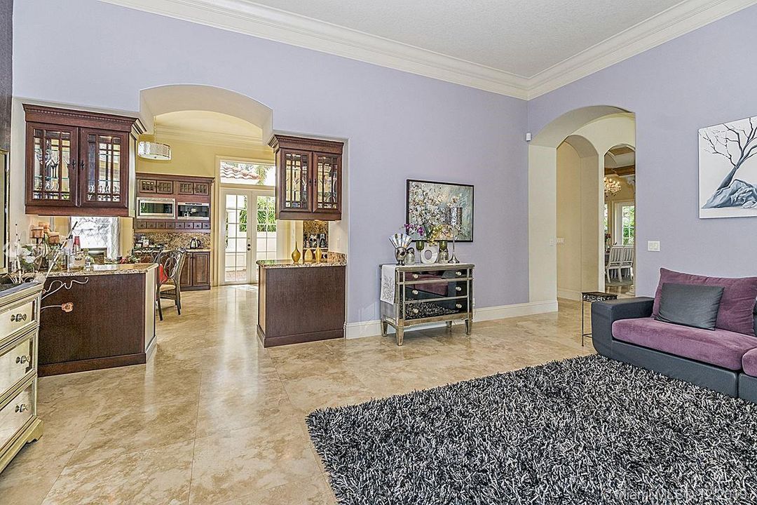 Recently Rented: $6,000 (5 beds, 5 baths, 4810 Square Feet)