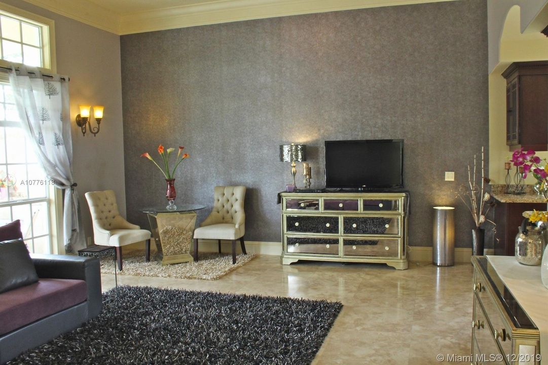 Recently Rented: $6,000 (5 beds, 5 baths, 4810 Square Feet)