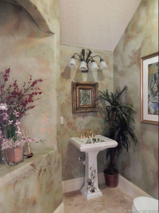 Recently Rented: $6,000 (5 beds, 5 baths, 4810 Square Feet)