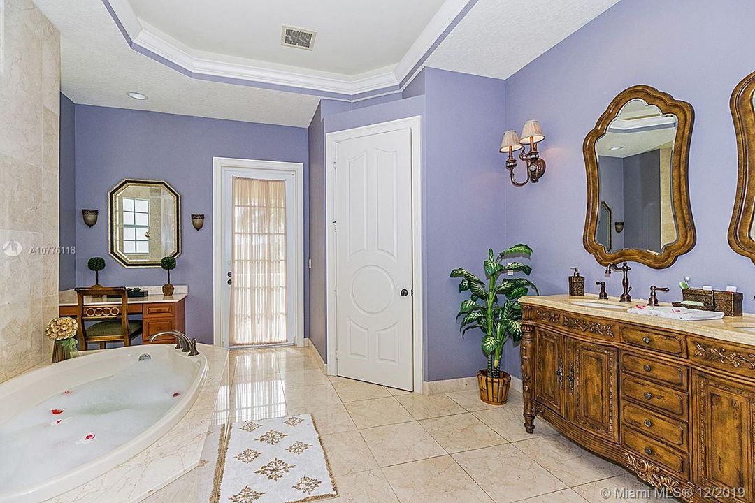 Recently Rented: $6,000 (5 beds, 5 baths, 4810 Square Feet)