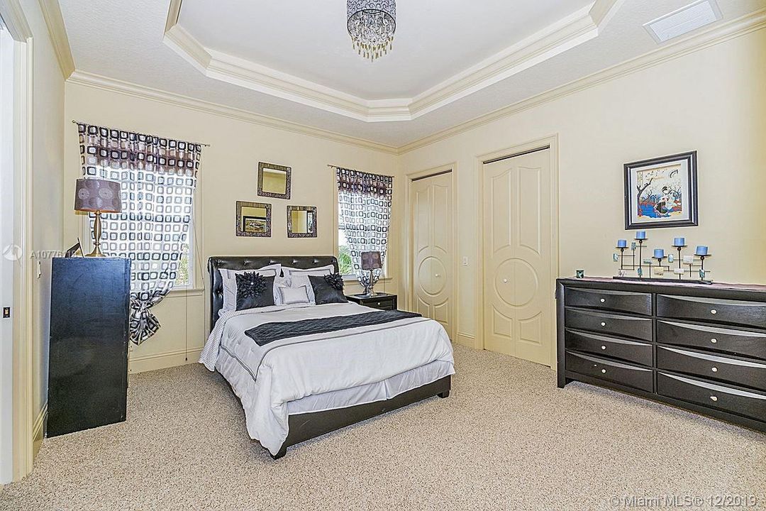 Recently Rented: $6,000 (5 beds, 5 baths, 4810 Square Feet)