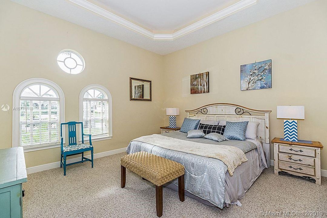 Recently Rented: $6,000 (5 beds, 5 baths, 4810 Square Feet)