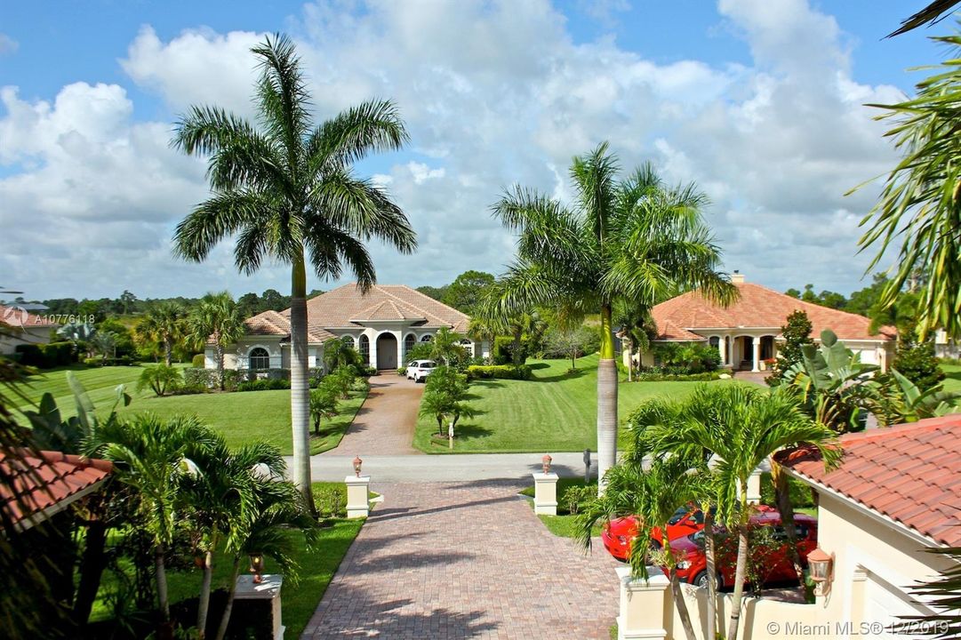 Recently Rented: $6,000 (5 beds, 5 baths, 4810 Square Feet)