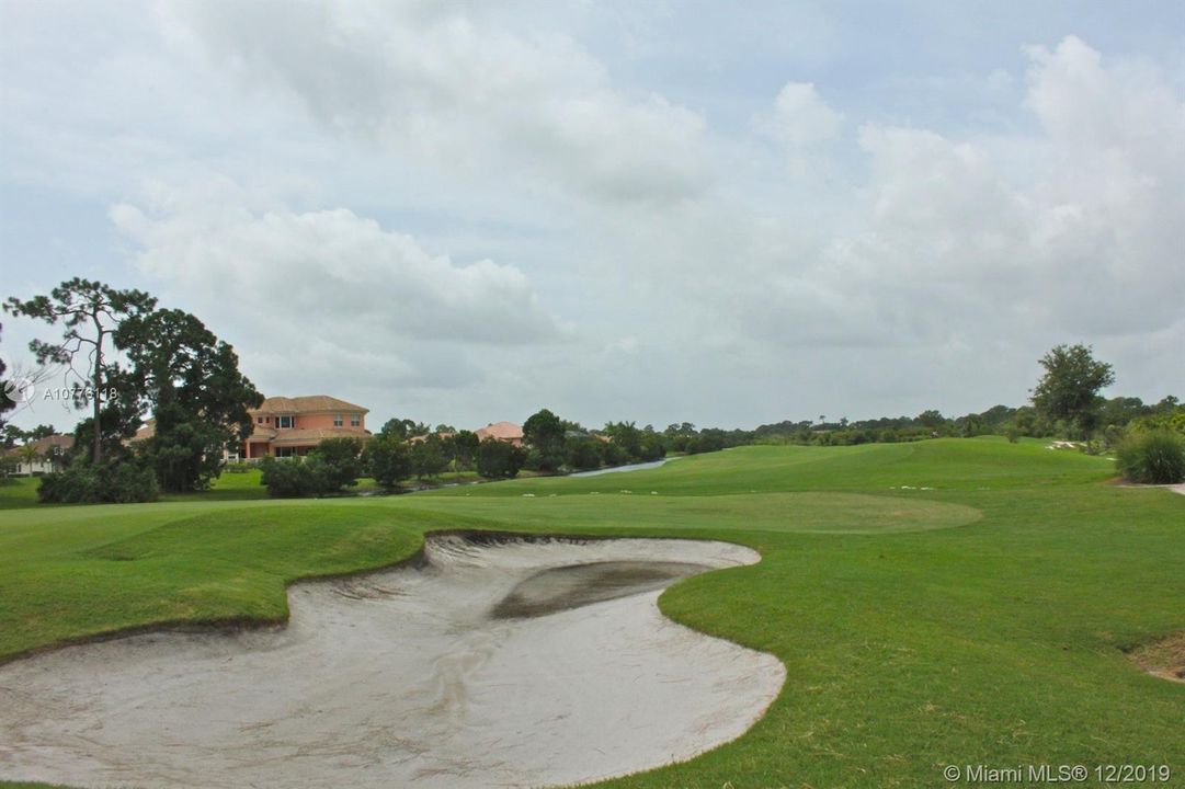 Recently Rented: $6,000 (5 beds, 5 baths, 4810 Square Feet)