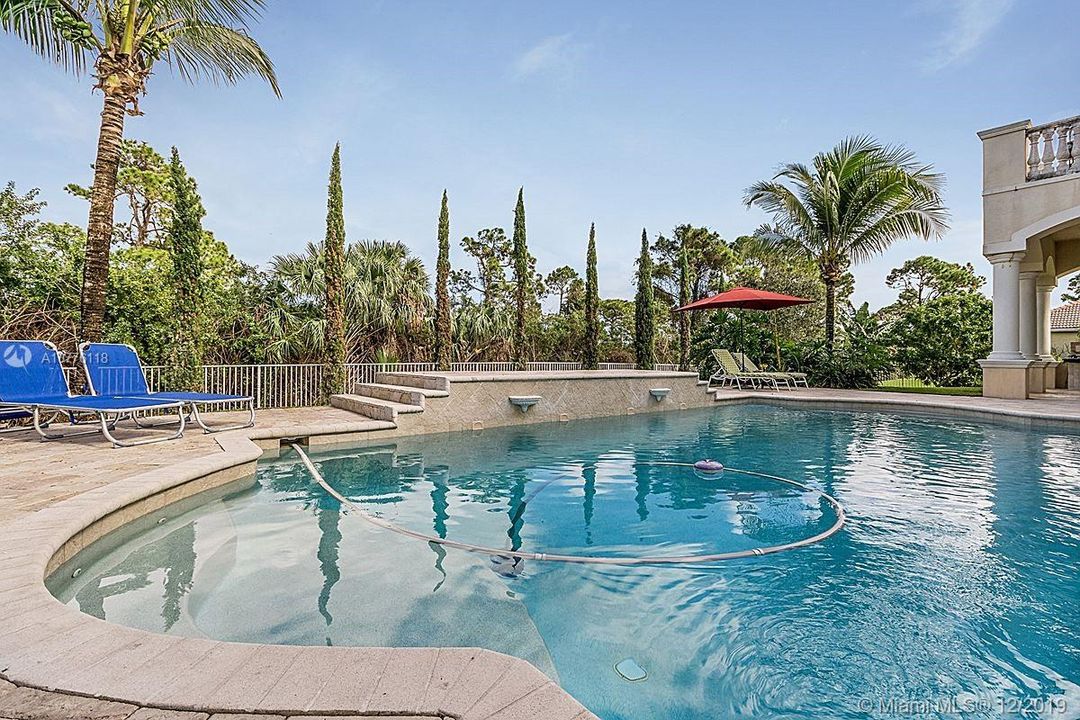 Recently Rented: $6,000 (5 beds, 5 baths, 4810 Square Feet)