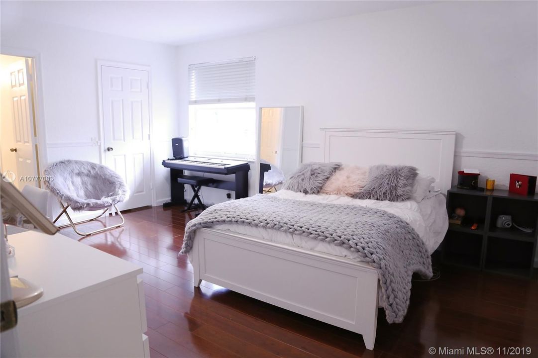 Recently Rented: $8,500 (7 beds, 6 baths, 4029 Square Feet)