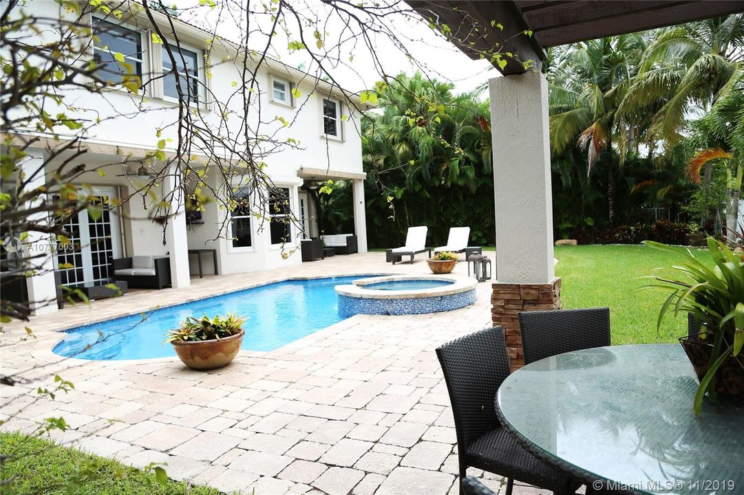 Recently Rented: $8,500 (7 beds, 6 baths, 4029 Square Feet)