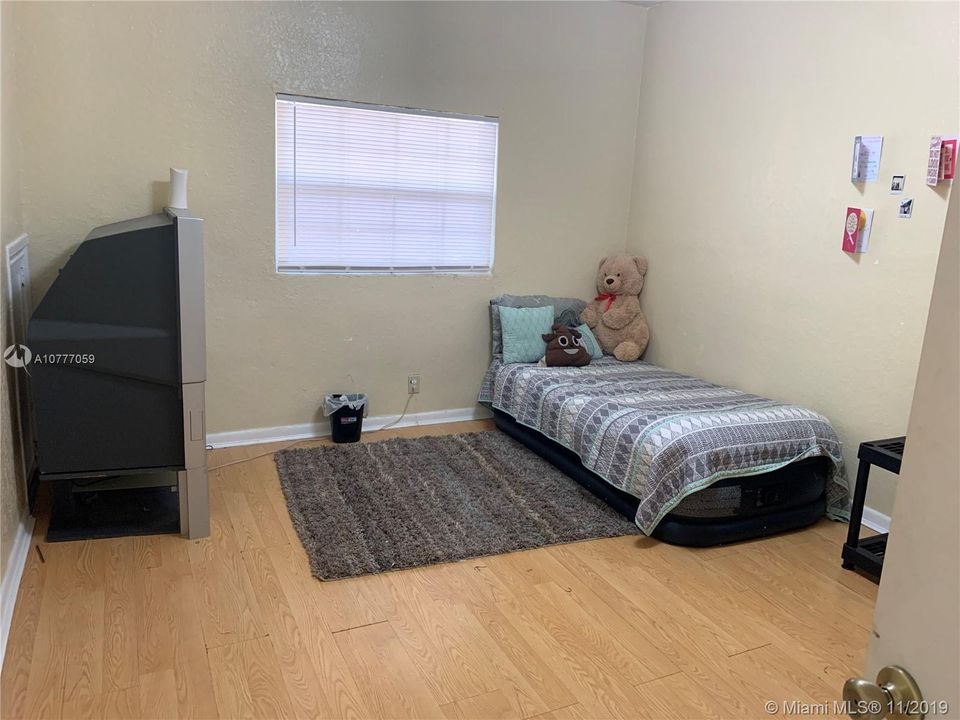 Недавно продано: $199,999 (0 спален, 0 ванн, 2462 Квадратных фут)