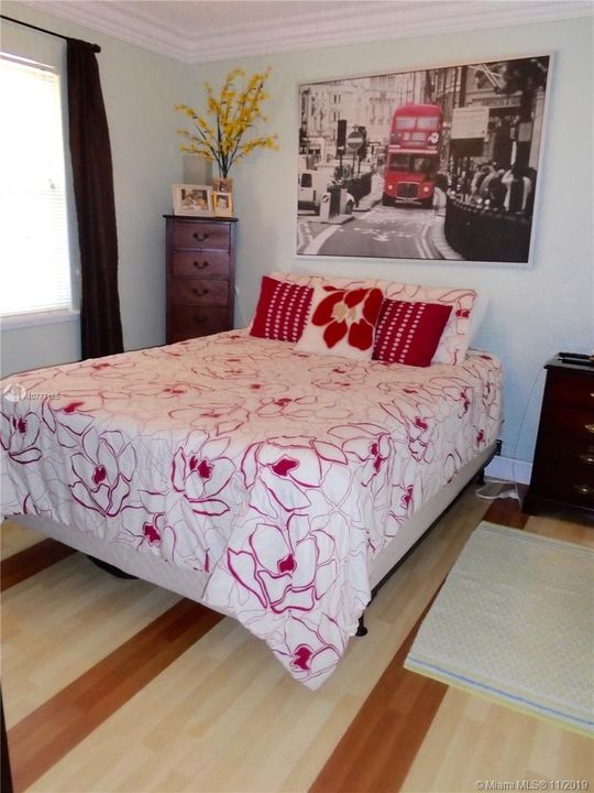 Vendido Recientemente: $170,000 (2 camas, 2 baños, 1044 Pies cuadrados)