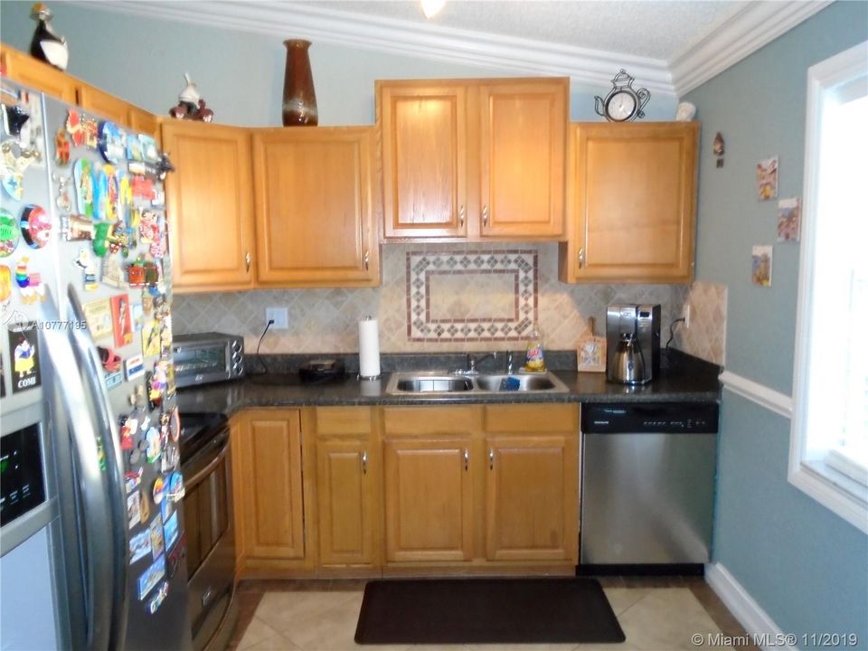 Vendido Recientemente: $170,000 (2 camas, 2 baños, 1044 Pies cuadrados)
