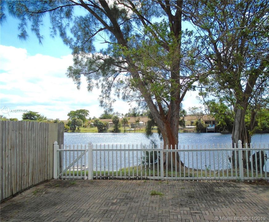 Vendido Recientemente: $170,000 (2 camas, 2 baños, 1044 Pies cuadrados)
