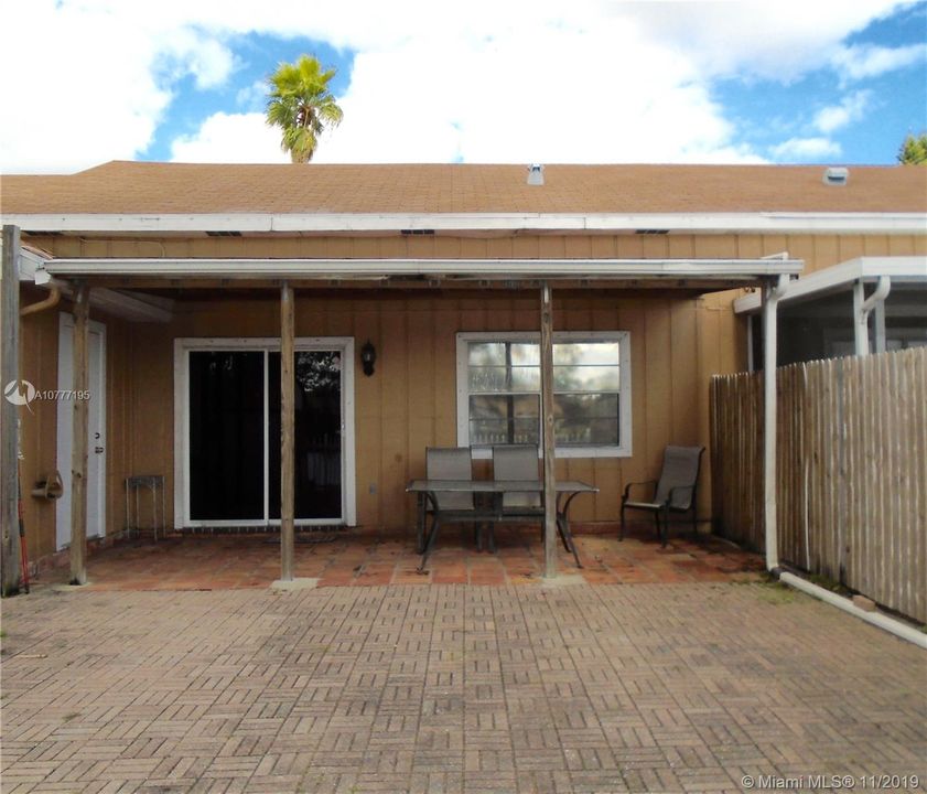 Vendido Recientemente: $170,000 (2 camas, 2 baños, 1044 Pies cuadrados)