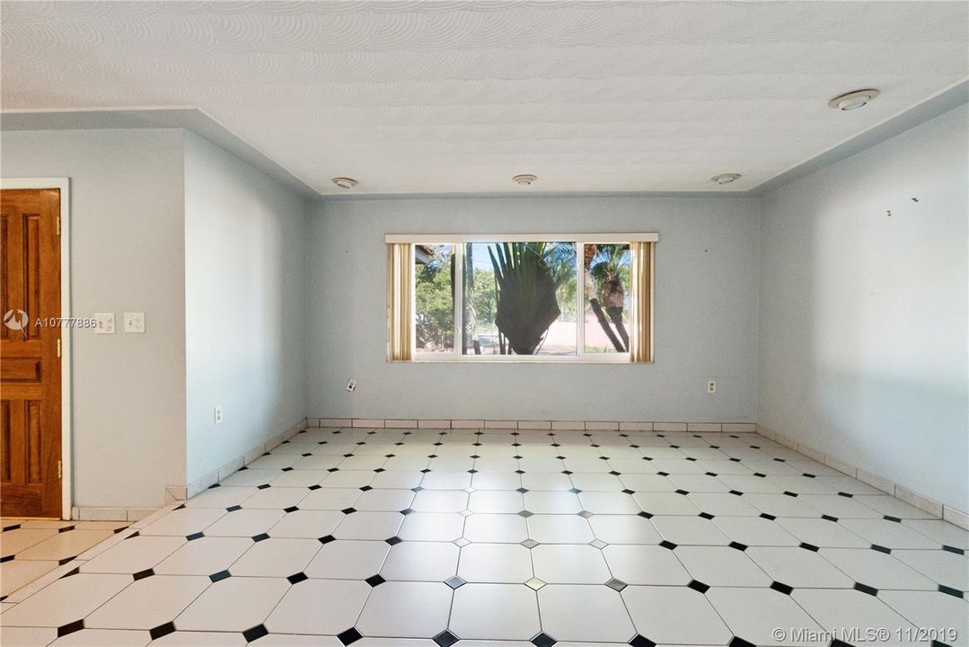 Vendido Recientemente: $595,000 (4 camas, 3 baños, 2257 Pies cuadrados)
