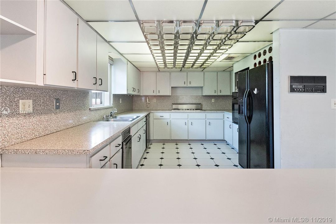 Vendido Recientemente: $595,000 (4 camas, 3 baños, 2257 Pies cuadrados)