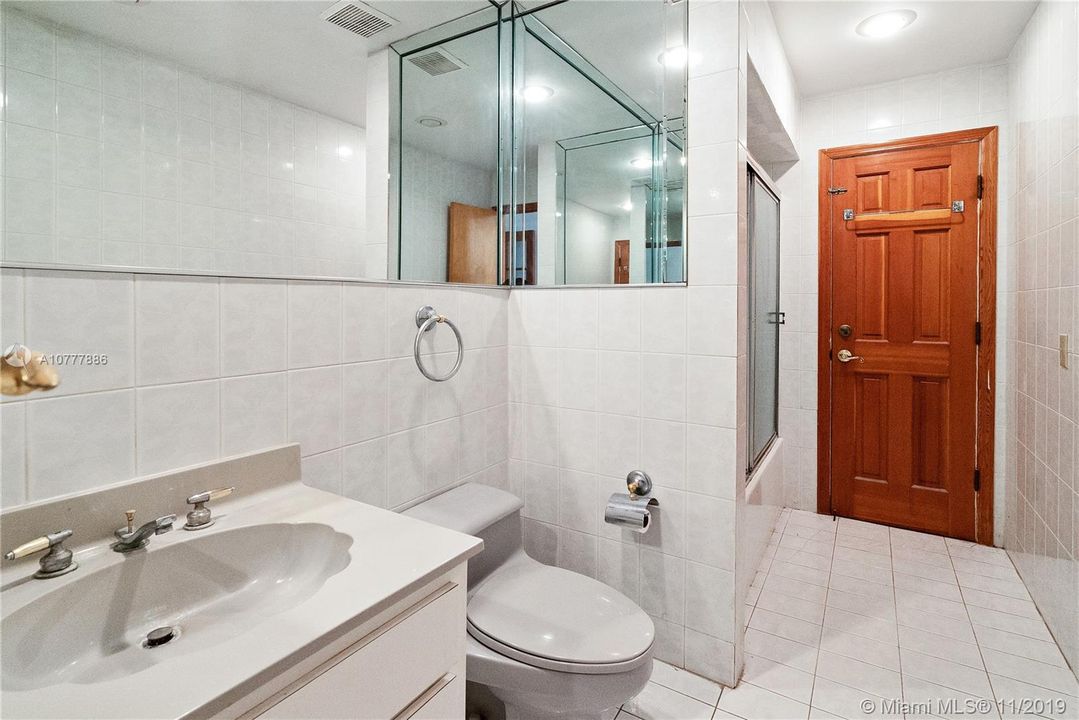 Vendido Recientemente: $595,000 (4 camas, 3 baños, 2257 Pies cuadrados)