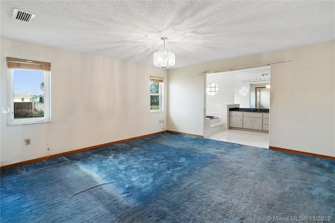 Vendido Recientemente: $595,000 (4 camas, 3 baños, 2257 Pies cuadrados)