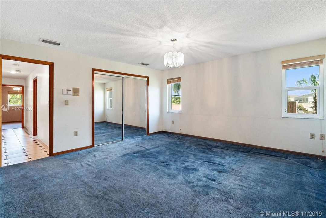 Vendido Recientemente: $595,000 (4 camas, 3 baños, 2257 Pies cuadrados)