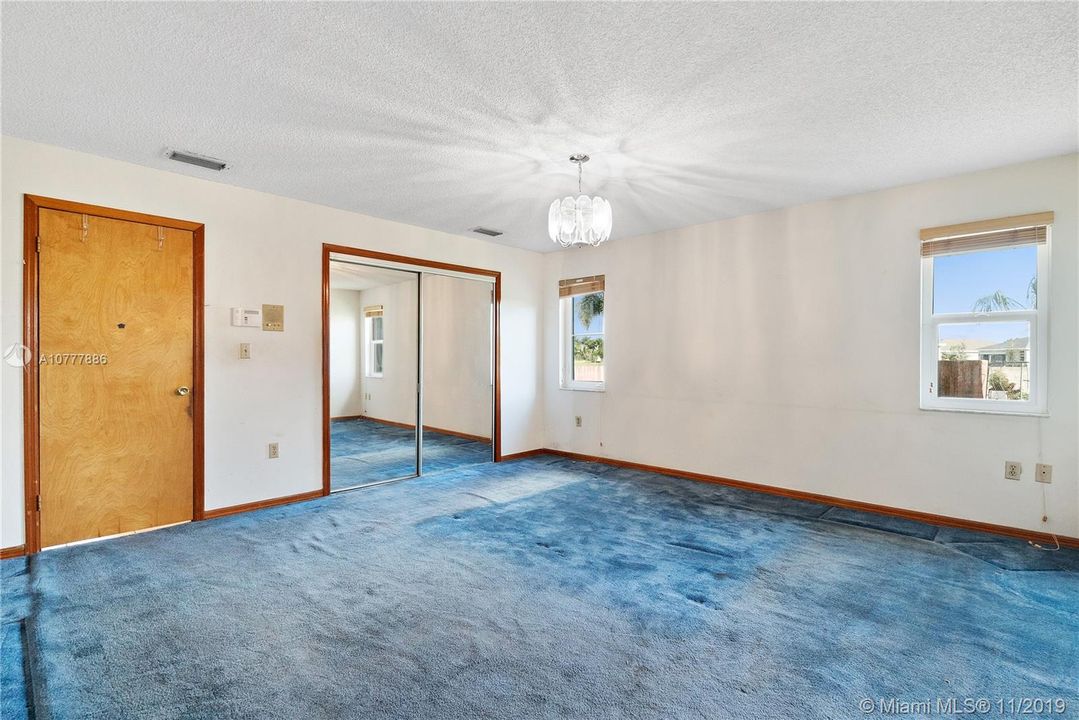 Vendido Recientemente: $595,000 (4 camas, 3 baños, 2257 Pies cuadrados)