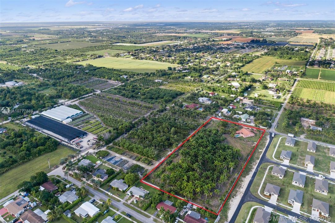 Vendido Recientemente: $595,000 (4 camas, 3 baños, 2257 Pies cuadrados)