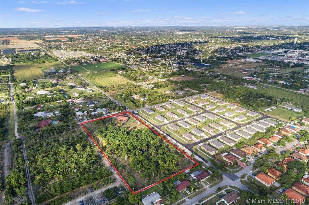 Vendido Recientemente: $595,000 (4 camas, 3 baños, 2257 Pies cuadrados)