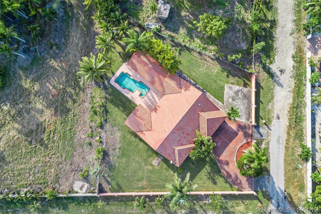 Vendido Recientemente: $595,000 (4 camas, 3 baños, 2257 Pies cuadrados)
