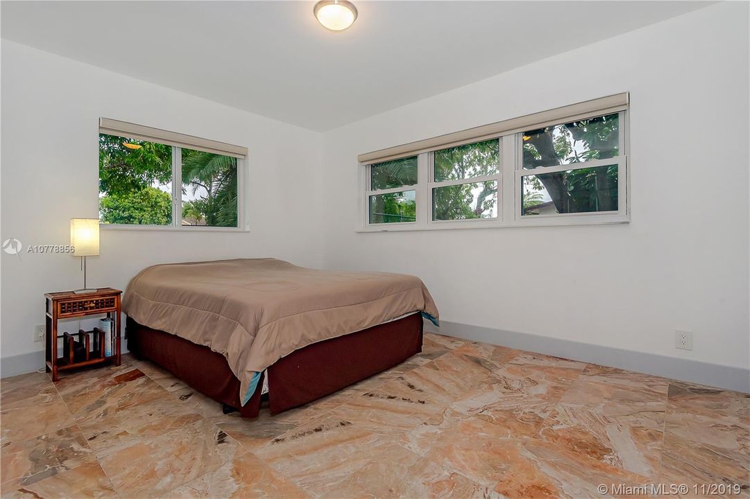 Recently Sold: $750,000 (4 beds, 2 baths, 1640 Square Feet)